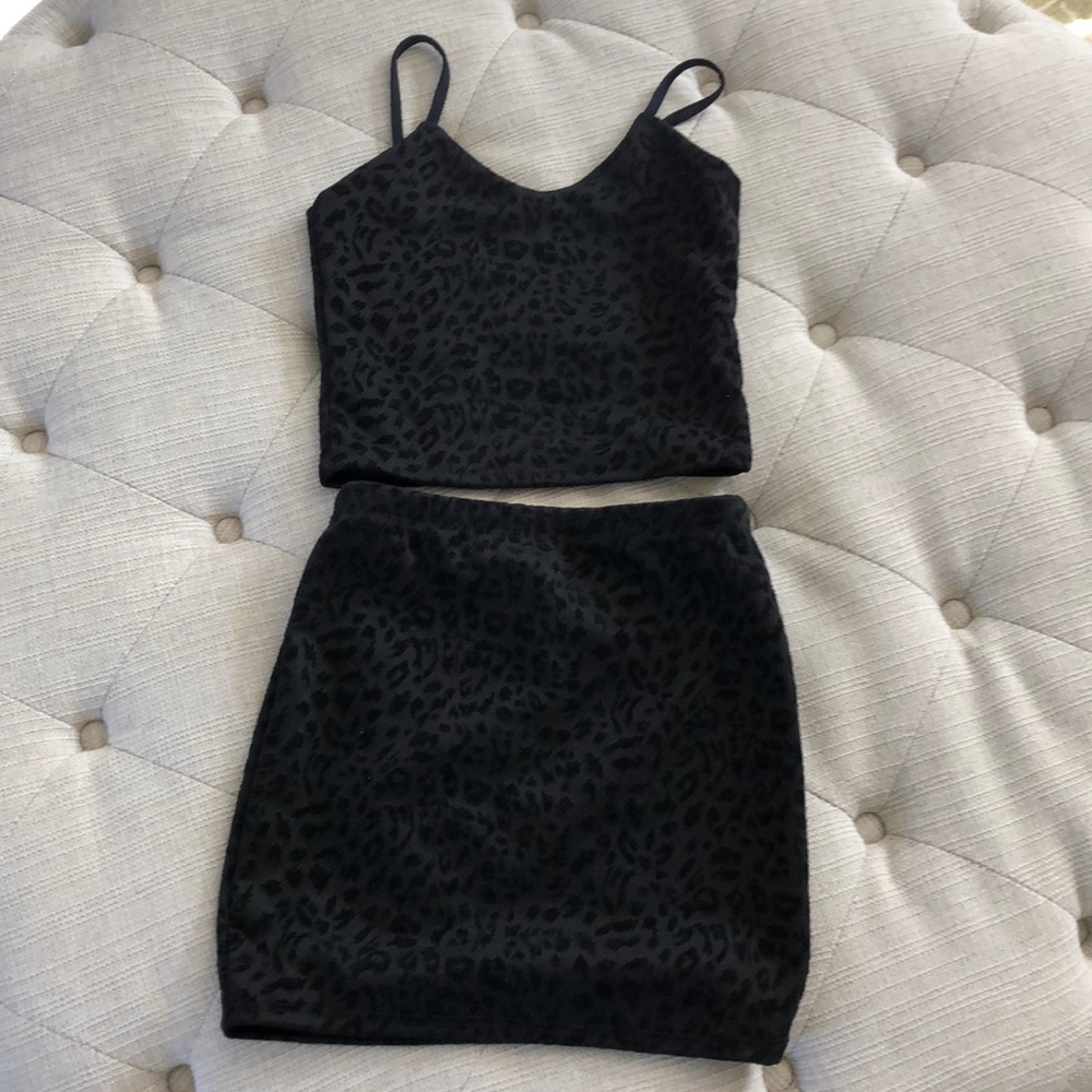 Kids 2pc set, blk cheetah top and matching skirt